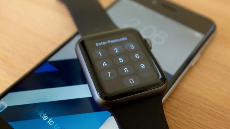Apple, iOS 14.5 ile iPhone Kilidinin Apple Watch'la Açılmasına Olanak Sağlayacak