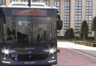 Cumhurbaşkanı Erdoğan, Türk Mühendislerin Ürettiği Sürücüsüz Otobüsü Test Etti [Video]