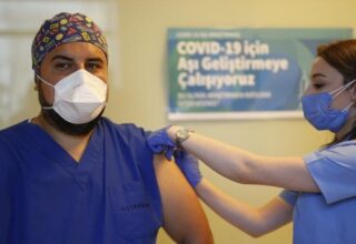 Sağlık Bakanlığının, Toplam Kaç Kişinin COVID-19 Aşısı Olduğunu Gösteren Sitesi