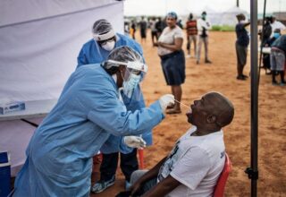 Güney Afrika’daki Koronavirüs Vaka Sayılarında Büyük Gizem: 22 Binlerden Binlere Düştü