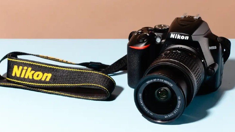 Hayranlarını Dertlendirecek İddia: Nikon, Kamera Endüstrisinden Çekiliyor