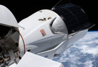 ISS’e Kenetlenmiş Crew Dragon, Mürettebatı Korkutan Bir ‘Yanlış Alarm’ Verdi