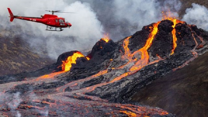 İzlanda'da 900 Yıldır Aktif Olmayan Volkanik Sistem Lav Püskürtmeye Başladı