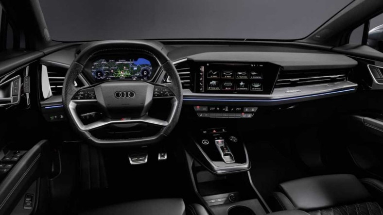 Navigasyon Bilgilerini Direkt Yola Yansıtacak Audi Q4 e-tron'un İç Mekan Fotoğrafları Paylaşıldı