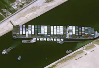 Türkiye’den Süveyş Kanalı’nı Kapatan Gemi Hakkında Açıklama: İsterlerse Kurtarabiliriz