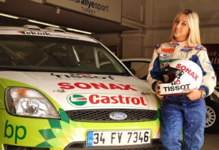 Türkiye’nin Kadın Ralli Şampiyonu Burcu Burkut Erenkul’dan Adrenalin Dolu ‘Acemi Şoför’ Şakası