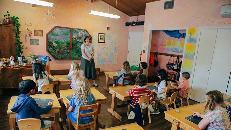 Anne ve Babalar Toplanın: Çocuğunuzun Her Yönde Gelişmesini Sağlayan 'Montessori Eğitimi'ni Anlatıyoruz