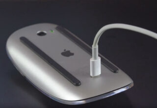 Apple, Magic Mouse 2’nin Sinir Bozucu Tasarım Hatasını Yine Düzeltmedi: Böcek Gibi Ters Çevirip Şarj Etmeye Devam