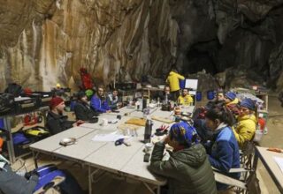 Fransa’da Bir Deney Kapsamında Mağarada Kalan 15 Gönüllü, 40 Günün Ardından İlk Defa Dışarı Çıktı