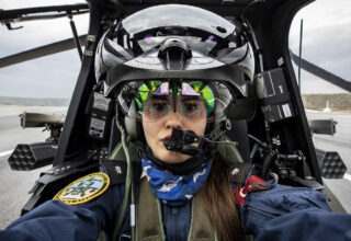 Göğsümüzü Kabartan Özge Karabulut, Türkiye’nin İlk Kadın Taarruz Helikopter Pilotu Oldu