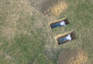 Google Haritalar’daki Üstü Açık Mezar Fotoğrafının Arkasındaki İlginç Hikaye