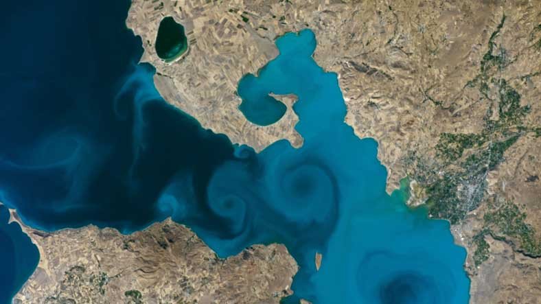 İçişleri Bakanı'ndan NASA'nın Yarışmasında Finale Kalan Van Gölü Fotoğrafı İçin 'Oy Ver' Çağrısı