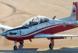 İzmir’de Bir Askeri Uçak, Eğitim Uçuşu Sırasında Düştü (Pilotlar Sağ Salim Kurtarıldı)