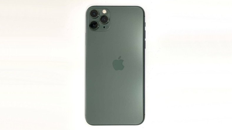 Logosu Hatalı Basılan Bir iPhone 11 Pro, 2.700 Dolara Satıldı