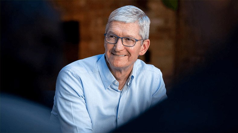 Tim Cook, Apple AR Teknolojisi ve Tesla ile İlgili Açıklamalar Yaptı