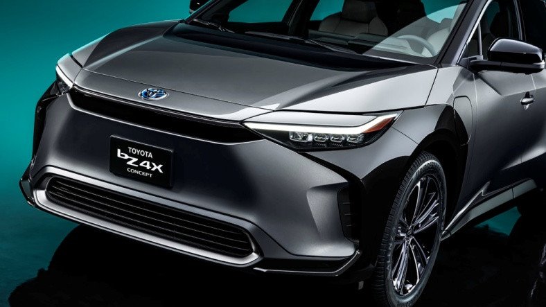 Toyota, Tüm Dünyada Satışa Çıkacak İlk Elektrikli Otomobilini Tanıttı: bZ4X