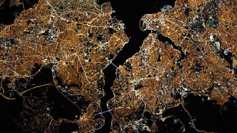 NASA, İstanbul’un Uzaydan Çekilmiş Fotoğrafını Paylaştı
