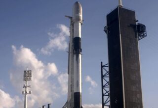 SpaceX, 52 Starlink Uydusu ve İki Müşteri Uydusunu Yörüngeye Fırlattı
