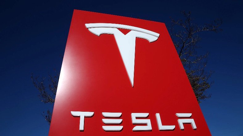 Tesla’da Çalışmanın Sandığınız Kadar Kolay Olmadığını Gösteren 6 Detay