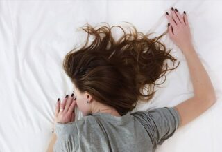 Tüm Günü Uyuyarak Geçirebilirim Diyenlere: Salgın Döneminde Depresyona Girip Girmediğinizi Nasıl Anlarsınız?