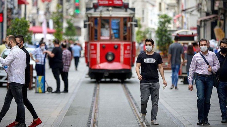 Türkiye Genelinde Hafta Sonu Sokağa Çıkma Kısıtlaması Sona Erdi: Yeni Normalleşme Süreci Bugün Belli Oluyor