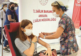 Ankara’da Tren ve Otobüs Garlarına Aşı Standları Kuruldu