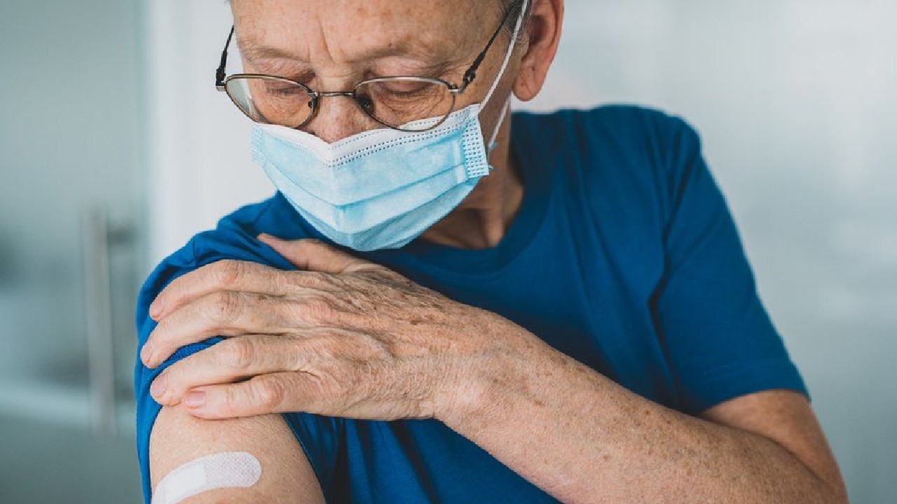 aşı yapılan kol neden ağrır