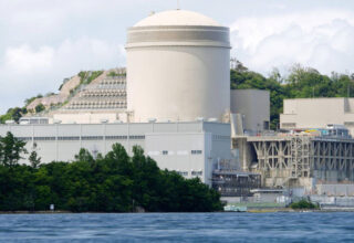 Japonya, 44 Yaşındaki Nükleer Reaktörü Yeniden Kullanıma Açtı