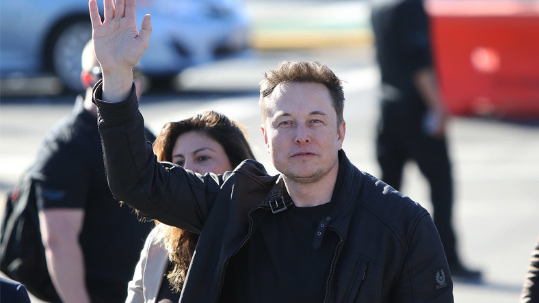 Özgürleşmek İçin Varlıklarından Kurtulan Elon Musk, Son Evini de Satacağını Duyurdu