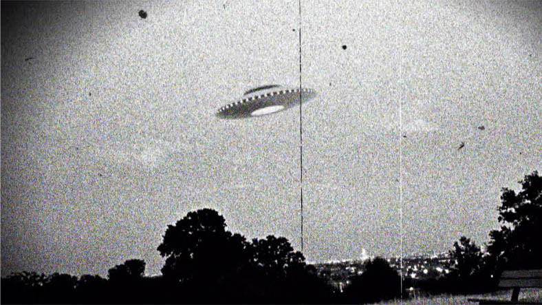 UFO Uzmanı, Pentagon'un Doğruladığı Görüntüleri Yorumladı: İçinde İnsan Olamaz