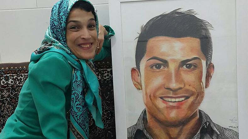 Yüzde 85 Engelli Olan İranlı Ressam Fatemeh Hammami'nin Ayaklarını Kullanarak Çizdiği Muhteşem Resimler