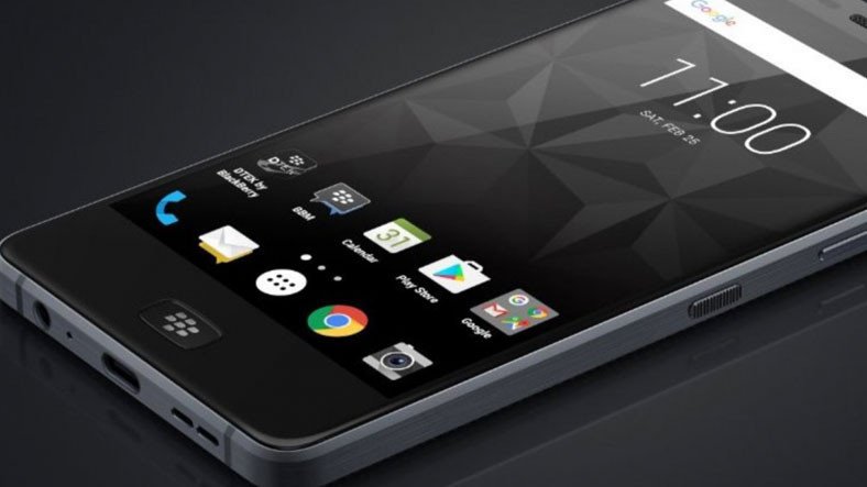 Açın Yolu: BlackBerry, 5G'li Yeni Akıllı Telefonuyla Piyasaya Dönüş Yapıyor