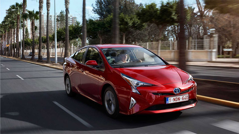 Elektrikli Otomobil Dönüşümünü Yakalayamayan Toyota, Kendisi Hızlanmak Yerine Rakiplerini Yavaşlatmaya Çalışıyor