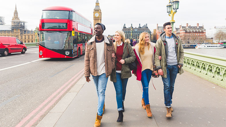 İngiltere, Dünya Çapında En İyi Üniversitelerden Mezun Olan Herkese Çalışma Vizesi Verecek