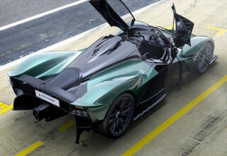 Aston Martin’in Asfalt Ağlatan Valkyrie Modeli Üstü Açılır Araba Oldu: Karşınızda Valkyrie Spider