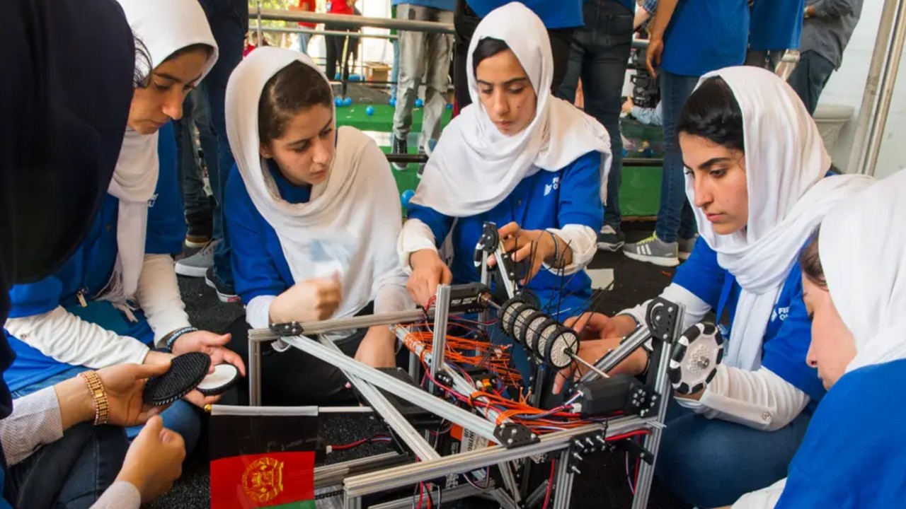 afghan dreamerse robotik bilim grubu