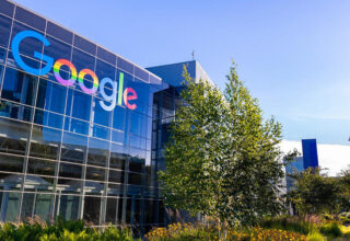 Google, Uzaktan Çalışmaya Geçen Çalışanlarının Maaşından Kesinti Yapacak