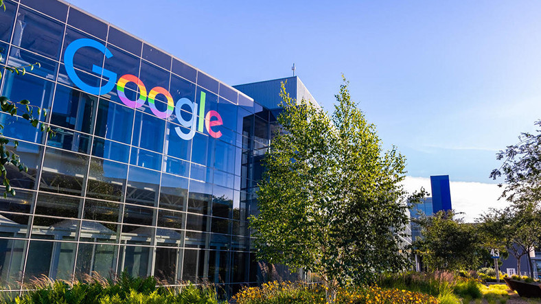 Google, Uzaktan Çalışmaya Geçen Çalışanlarının Maaşından Kesinti Yapacak