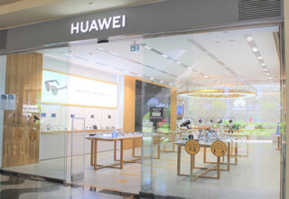 Huawei, Diğer Markaların Telefonlarını Kendi Mağazasında Satmaya Hazırlanıyor: Sebebi Çok Manidar