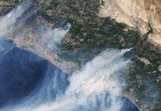 NASA, Devam Eden Orman Yangınlarının Ciğerlerimizi Yakan Yeni Uydu Görüntülerini Paylaştı