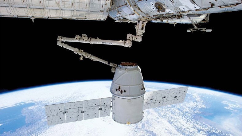 SpaceX, Uluslararası Uzay İstasyonundaki Bir Astronota, Doğum Günü Hediyesi Olarak(!) Uzay Aracı Gönderdi