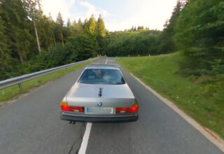Yarış Oyunları Gerçek Oldu: BMW 735i’nin Bagajına GoPro Max Takılarak Çekilen Video