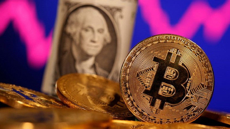 Bloomberg Stratejisti: Bitcoin 100 Bin Dolara Ulaşıp Dolar ve Euroyla Aynı Ligde Oynayacak