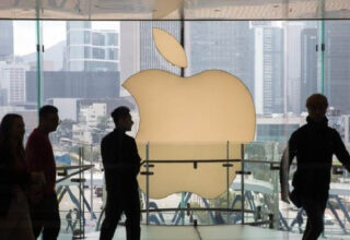 CEO’suna 750 Milyon Dolar Prim Veren Apple, Çalışanların Özel Sohbetlerde Maaş Konuşmasını Yasakladı