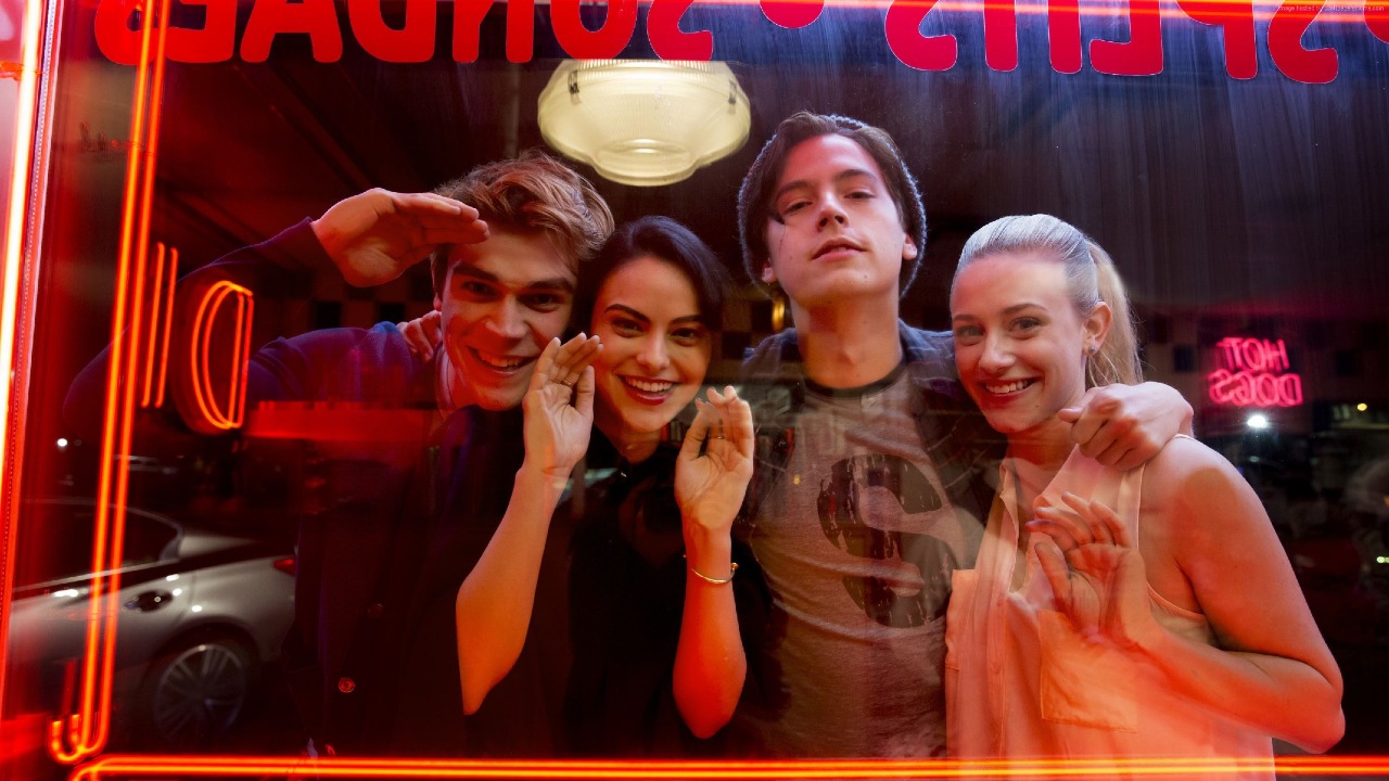 Sırasıyla Archie, Veronica, Jughead ve Betty