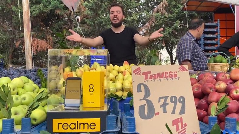 Realme Türkiye'den Ülke Ekonomisine Göndermeli 'Salı Pazarı' Temalı Reklam [Video]