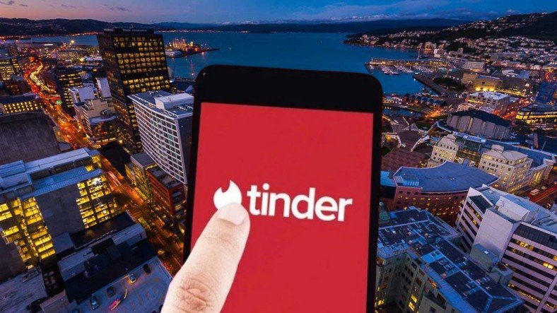 Yeni Zelanda'da Gençler, Ev Alabilmek İçin Tinder'da 'Partner' Arama Başladılar